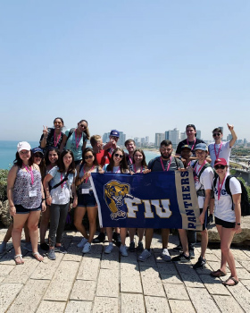 Students From Two Florida Hillels Visit Yerucham During Birthright