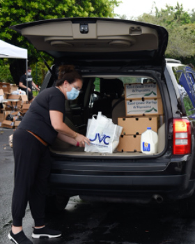 Federation Organizes Another Kosher Food Distribution Drive-Thru