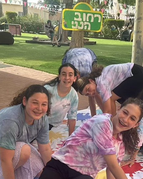 Displaced Israeli Teens Attend Passover Camp